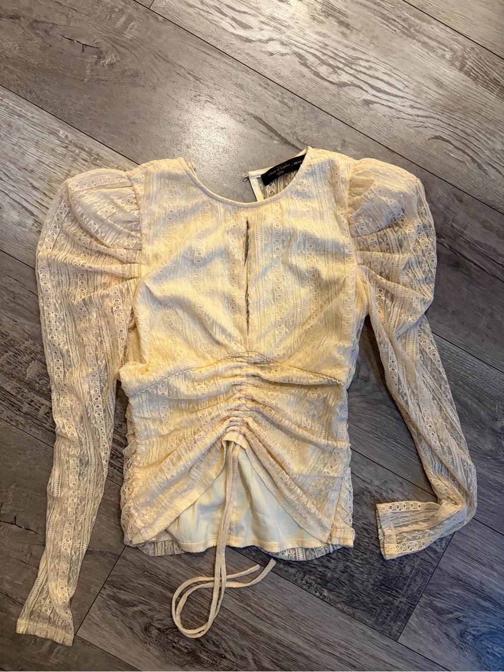 House of Harlow 1960 Cream Lace Ruched Long-Sleeve Top